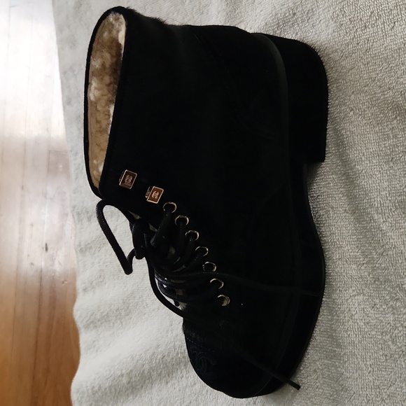 Chanel shearling platform combat boots with socks - Picture 3 of 7